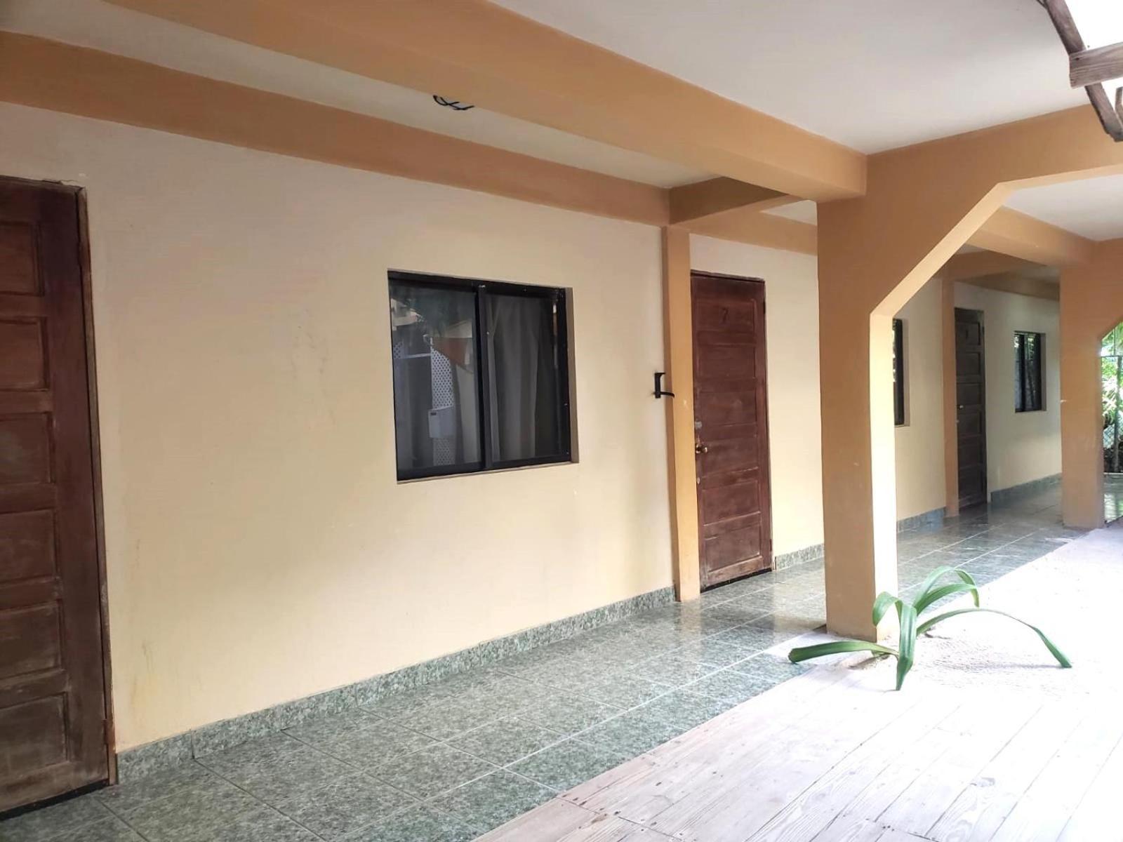 Beach Club Budget Rooms At Popeyes Caye Caulker Exteriér fotografie