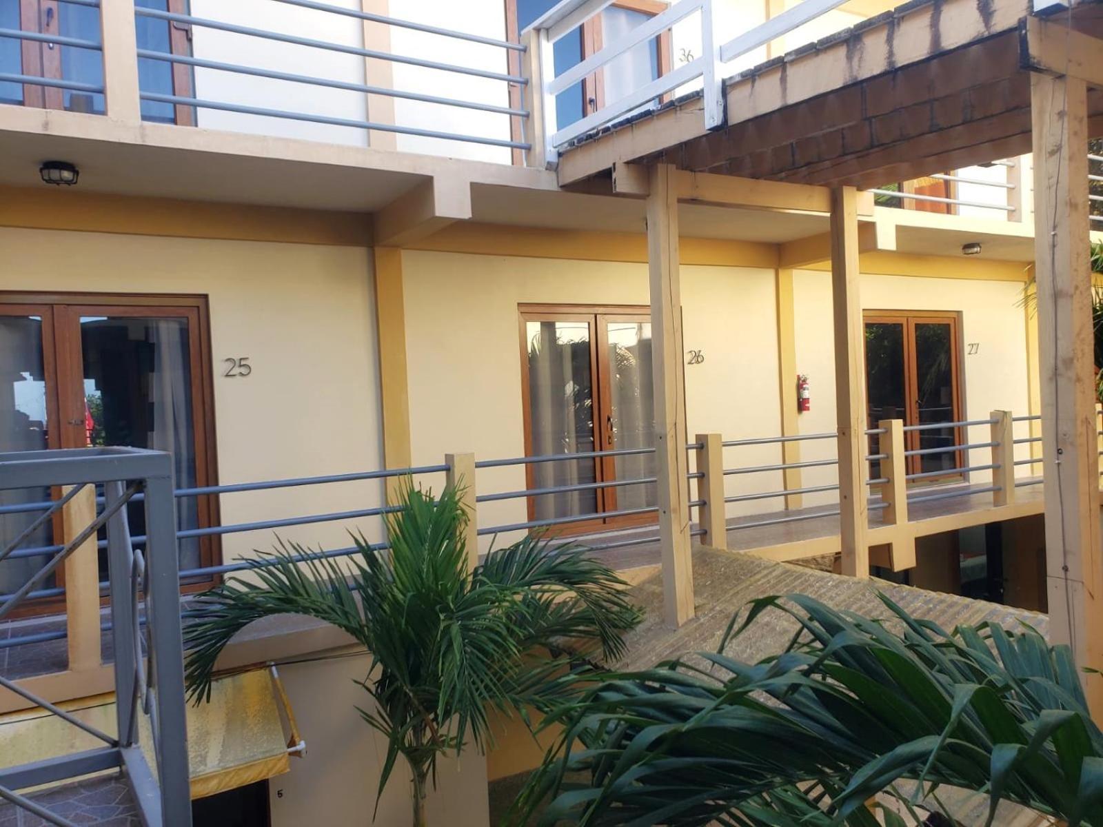 Beach Club Budget Rooms At Popeyes Caye Caulker Exteriér fotografie