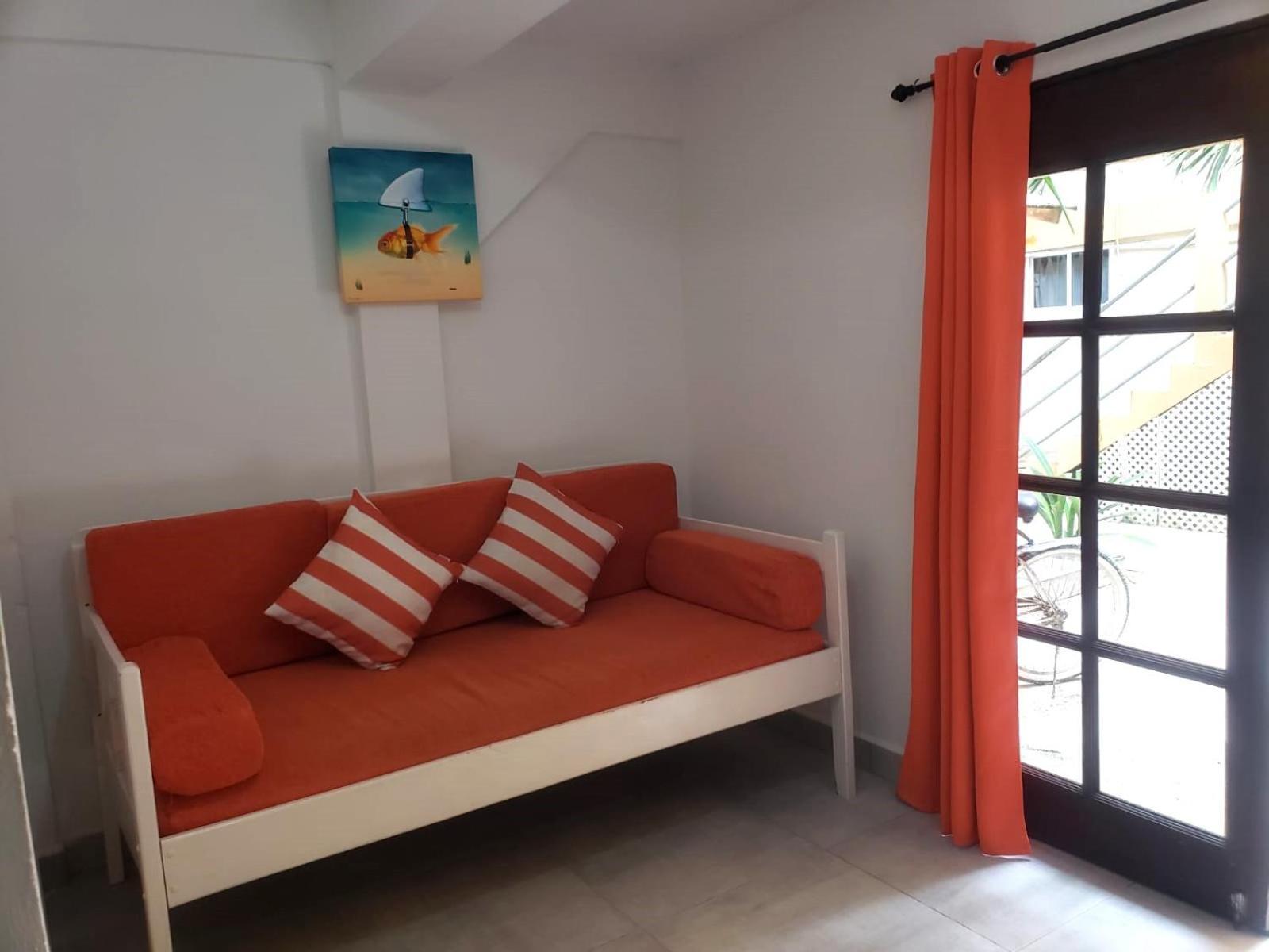 Beach Club Budget Rooms At Popeyes Caye Caulker Exteriér fotografie